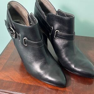 Women's NINE WEST SAPPHEIR Black Leather Pointed Toe Ankle Boots